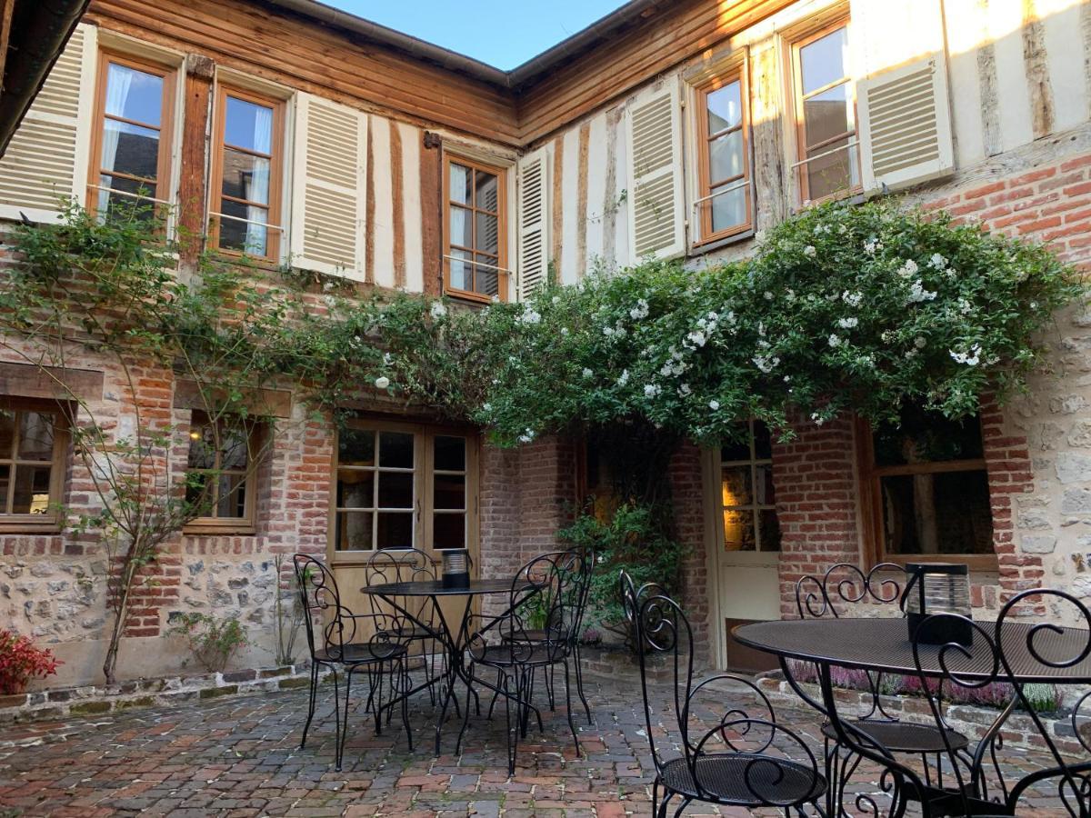 L'Ecole Des Demoiselles Bed & Breakfast Honfleur Exterior photo