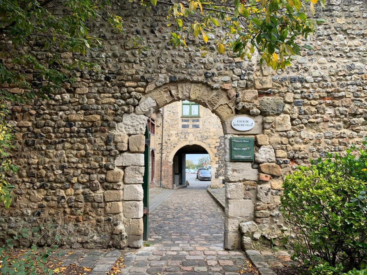 L'Ecole Des Demoiselles Bed & Breakfast Honfleur Exterior photo